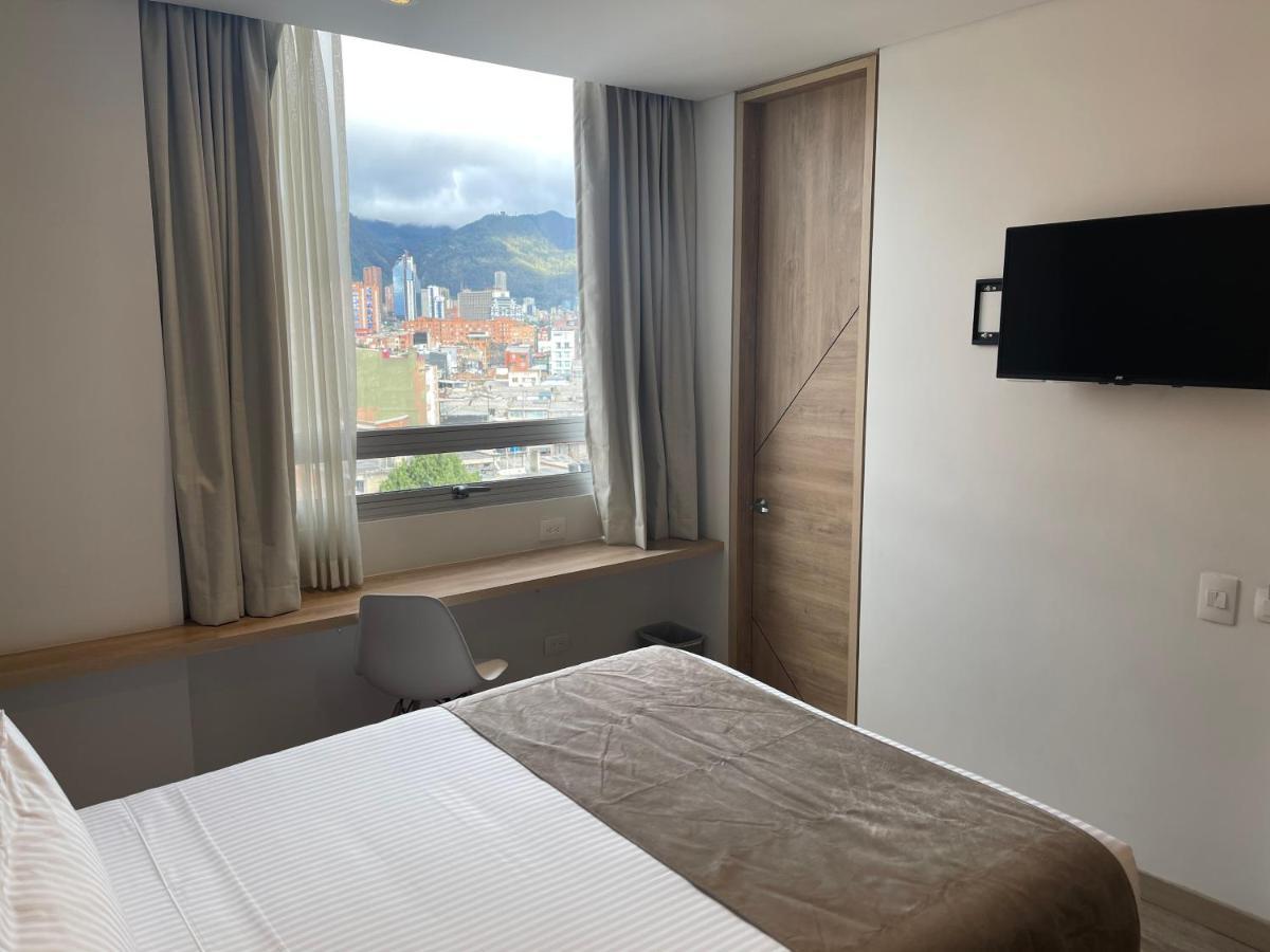 Em Hotel Corferias Embajada Americana Bogota Bagian luar foto